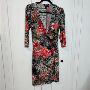 Frank Lyman Vibrant Long Sleeve Dress Front Ruching - unique Print - US8